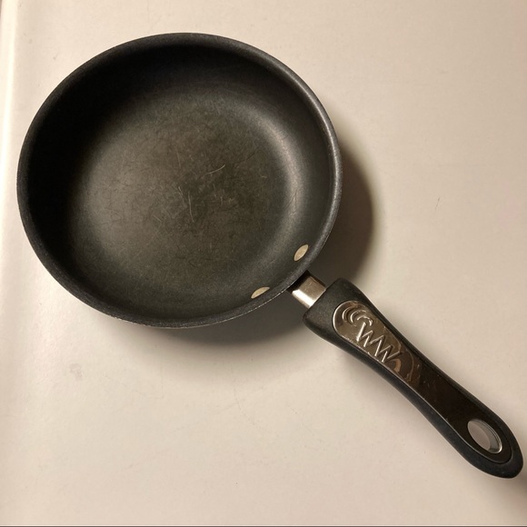 Pair of 8" & 10" Weight Watcher Aluminum Frying Pans - Picture 7 of 16